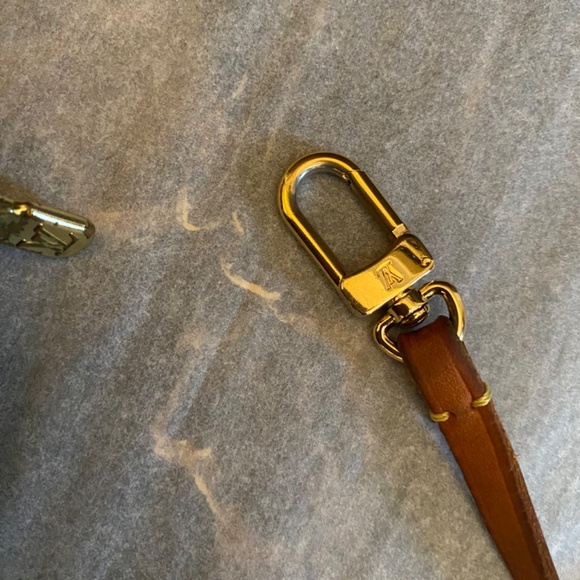 LOUIS VUITTON MONOGRAM POUCHETTE ACCESSOIRES - Picture 5 of 11